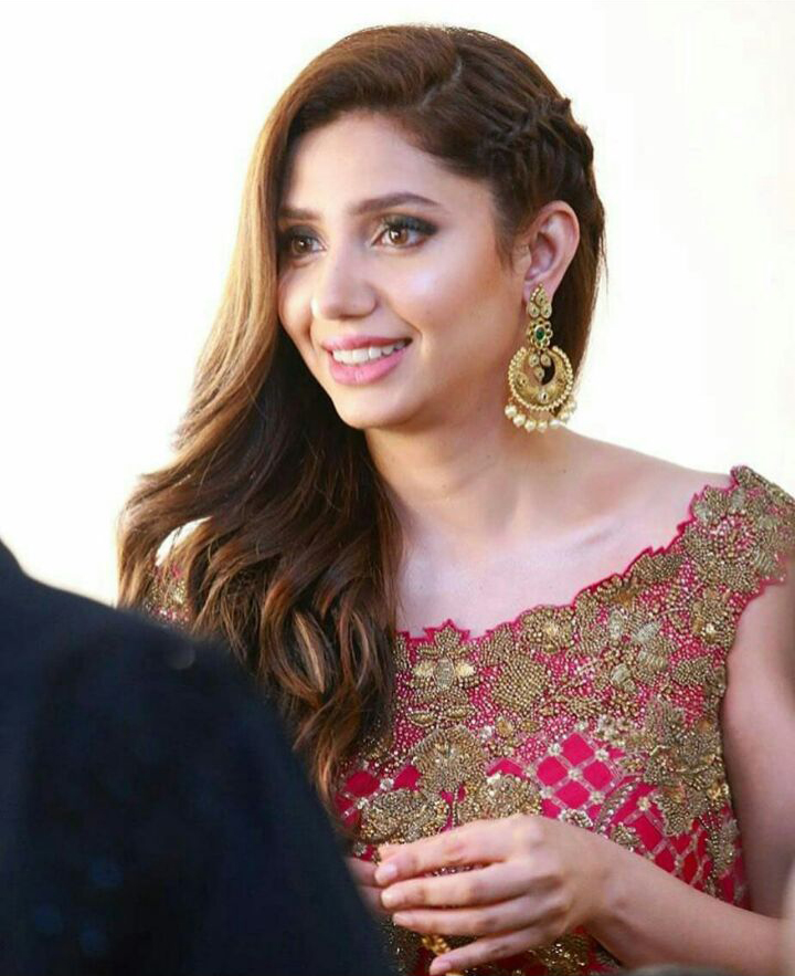 Mahira Khan at Humshowcase18